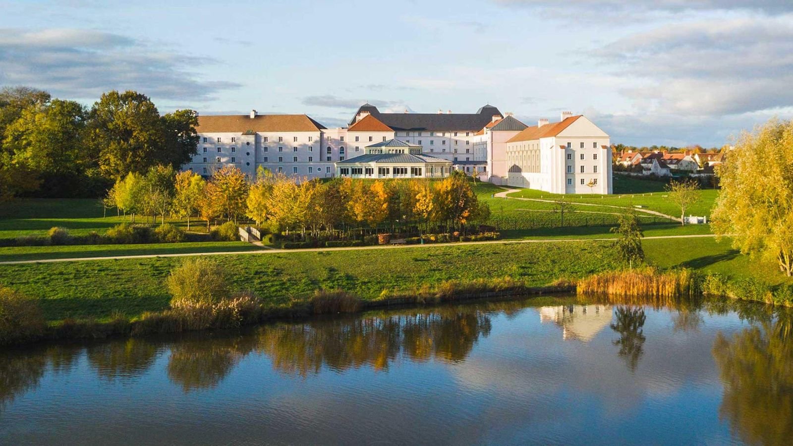 Family-friendly hotel near Disneyland Paris at sunset